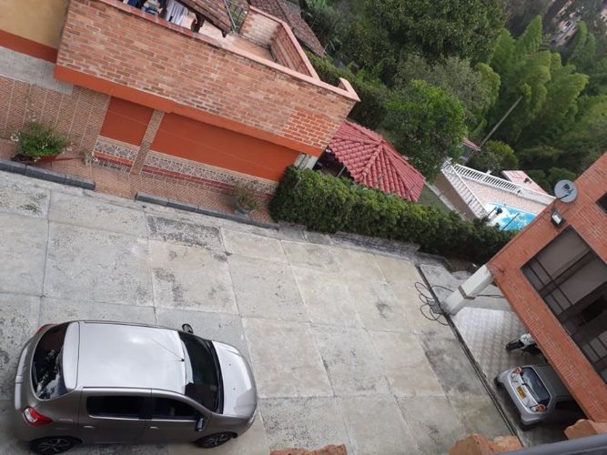 Casa de 8 alcobas en venta en La Mina, Envigado · foto 6 de 22