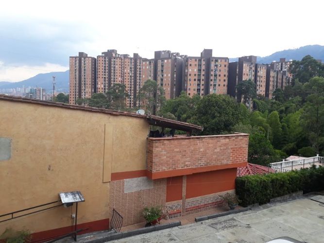 Casa de 8 alcobas en venta en La Mina, Envigado · foto 7 de 22