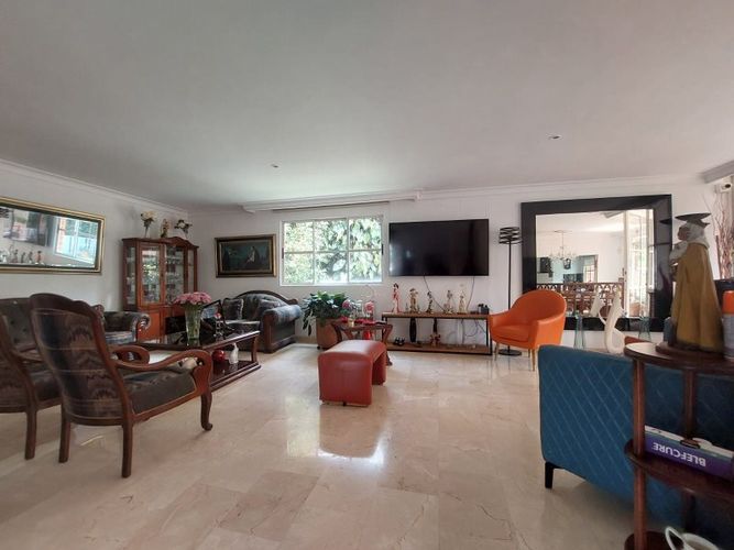 Casa de 4 alcobas en venta en El Poblado, Medellín, 387 m² · foto 6 de 18