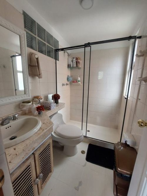 Casa de 4 alcobas en venta en El Poblado, Medellín, 387 m² · foto 18 de 18