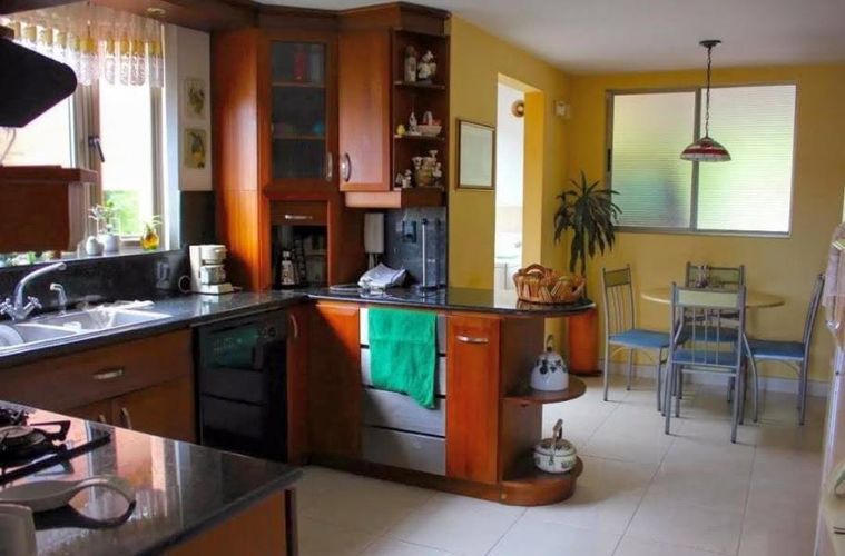Casa de 4 alcobas en venta en El Tesoro, Medellín, 345 m² · foto 6 de 13