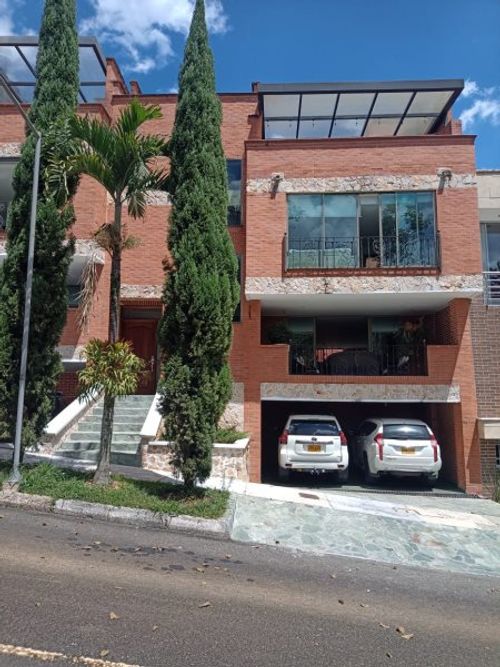 Casa de 5 alcobas en venta en Monteazul, Sabaneta, 410 m² · foto 3 de 24