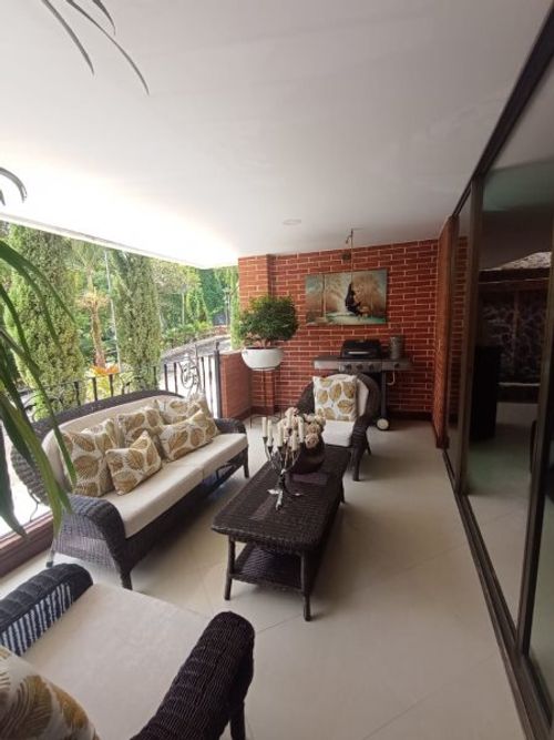 Casa de 5 alcobas en venta en Monteazul, Sabaneta, 410 m² · foto 6 de 24