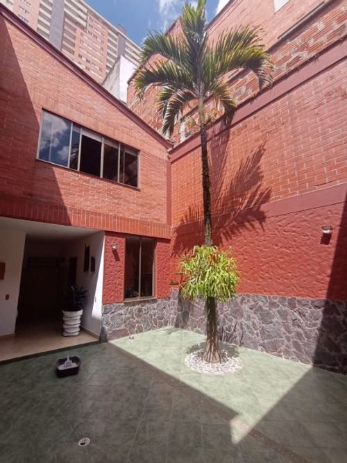 Casa de 5 alcobas en venta en Monteazul, Sabaneta, 410 m² · foto 9 de 24