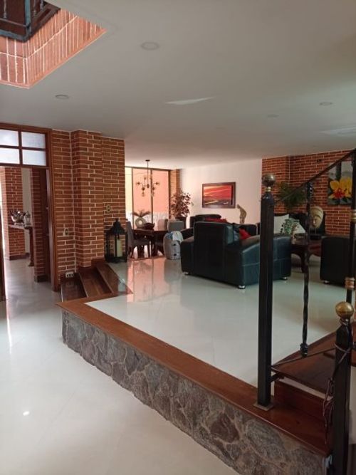 Casa de 5 alcobas en venta en Monteazul, Sabaneta, 410 m² · foto 10 de 24