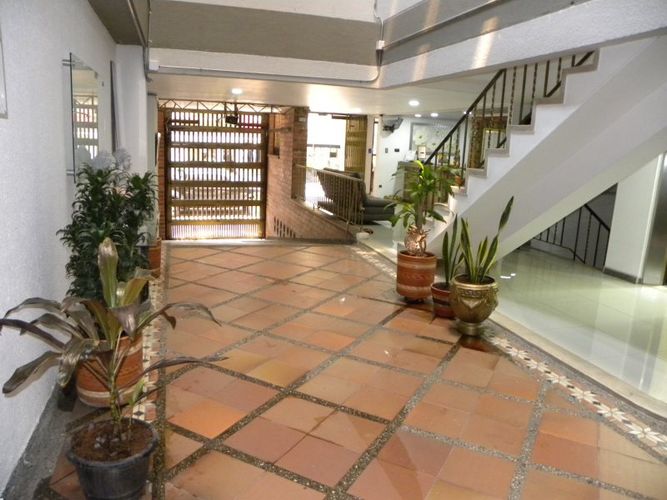 Edificio en venta en Laureles, Medellín, 1460 m² · foto 10 de 15