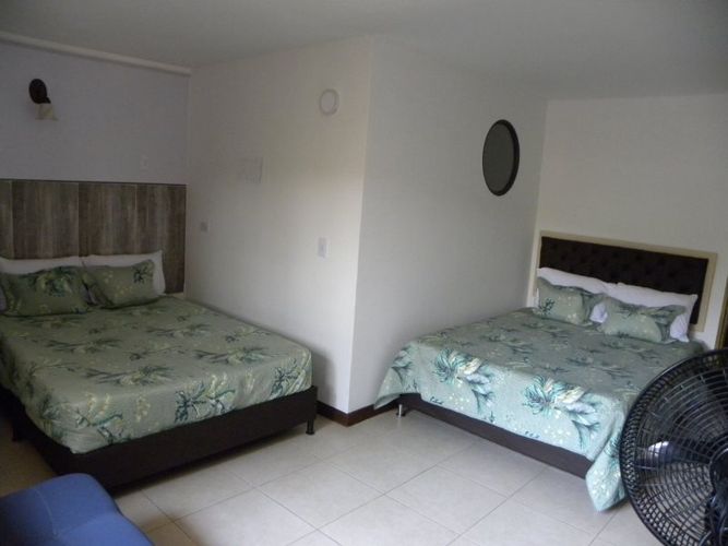 Edificio en venta en Laureles, Medellín, 1460 m² · foto 12 de 15