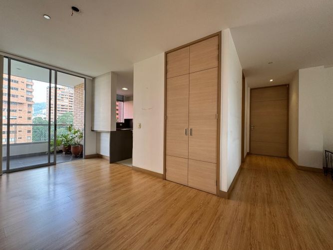 Apartamento de 3 alcobas en venta en Castropol, Medellín, 187 m² · foto 6 de 20