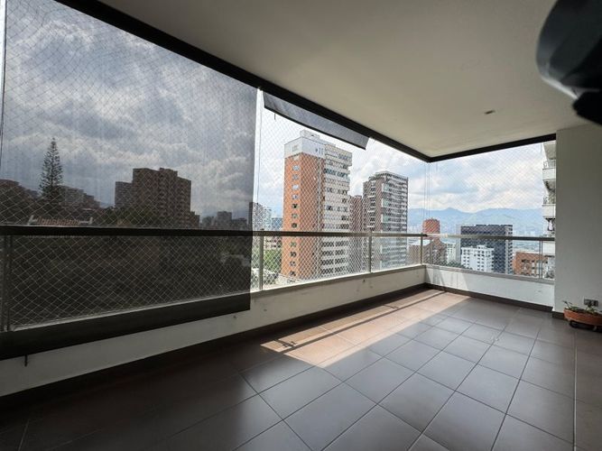 Apartamento de 3 alcobas en venta en Castropol, Medellín, 187 m² · foto 11 de 20