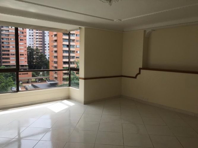 Apartamento de 5 alcobas en venta en La Florida, Medellín, 260 m² · foto 9 de 19