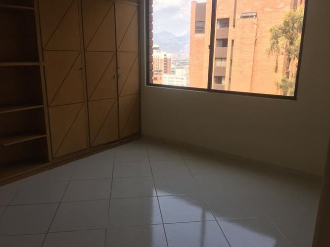 Apartamento de 5 alcobas en venta en La Florida, Medellín, 260 m² · foto 13 de 19