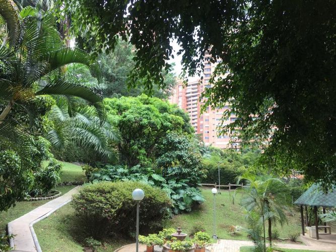 Apartamento de 5 alcobas en venta en La Florida, Medellín, 260 m² · foto 18 de 19