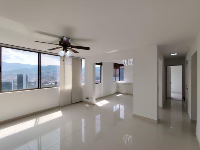 Apartamento de 4 alcobas en venta en Los Balsos, Medellín, 162 m² · foto 4 de 24