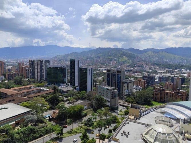 Apartamento de 4 alcobas en venta en Los Balsos, Medellín, 162 m² · foto 5 de 24