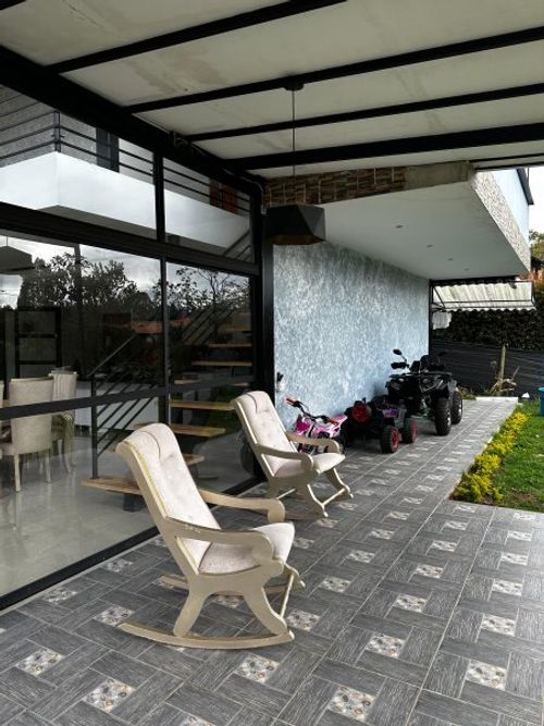 Finca en venta en Santa Elena, Medellín, 530 m² · foto 18 de 24