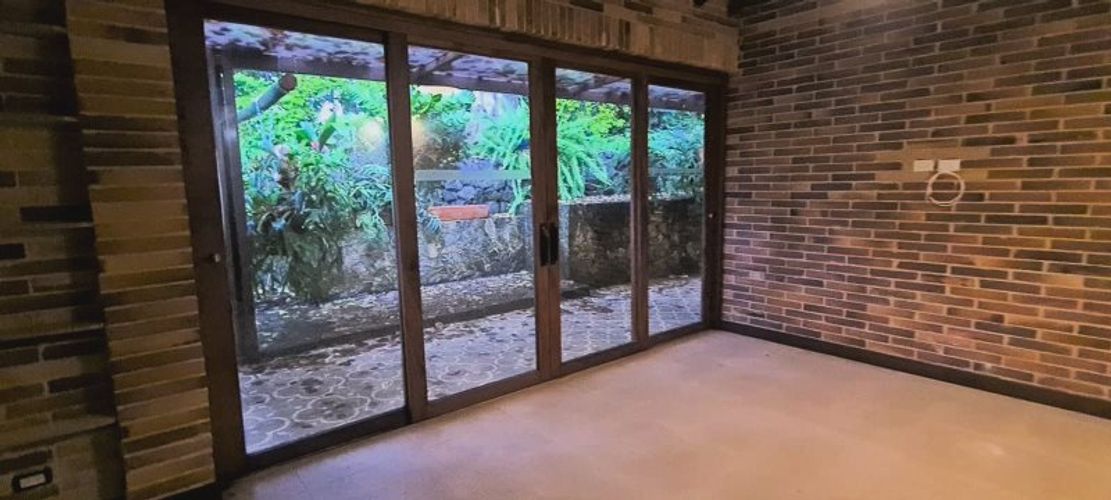 Casa de 3 alcobas en venta en Loma Del Escobero, Envigado, 500 m² · foto 23 de 24