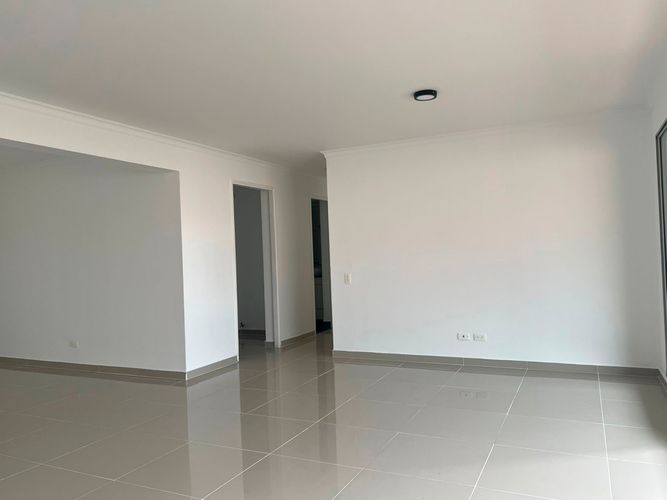Apartamento de 3 alcobas en arriendo en Loma Benedictinos, Medellín, 148 m² · foto 11 de 16