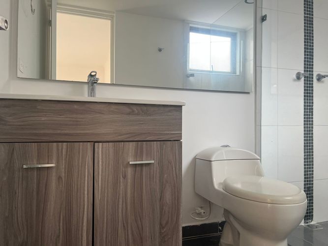 Apartamento de 3 alcobas en arriendo en Loma Benedictinos, Medellín, 148 m² · foto 15 de 16