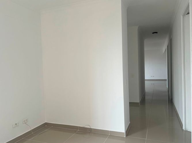 Apartamento de 3 alcobas en arriendo en Loma Benedictinos, Medellín, 148 m² · foto 8 de 16