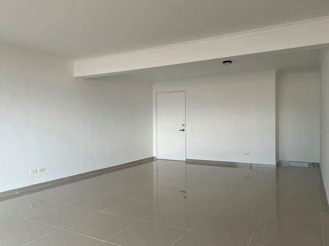 Apartamento de 3 alcobas en arriendo en Loma Benedictinos, Medellín, 148 m² · foto 12 de 16