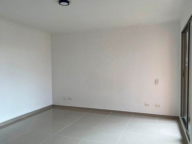 Apartamento de 3 alcobas en arriendo en Loma Benedictinos, Medellín, 148 m² · foto 10 de 16