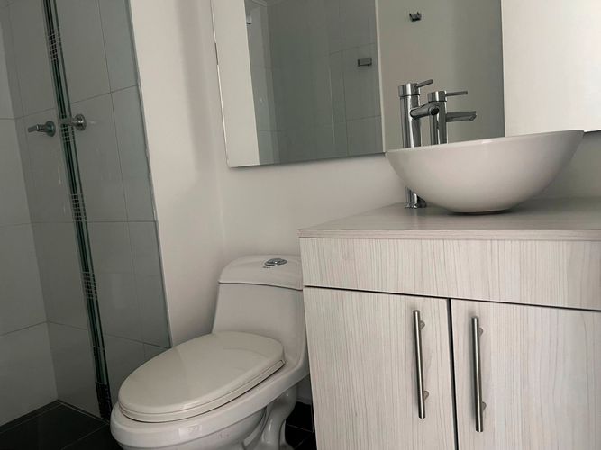 Apartamento de 3 alcobas en arriendo en Loma Benedictinos, Medellín, 148 m² · foto 13 de 16