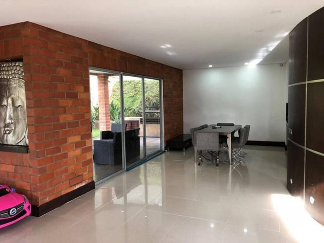 Casa de 5 alcobas en venta en Loma De La Doctora, Sabaneta, 470 m² · foto 6 de 17
