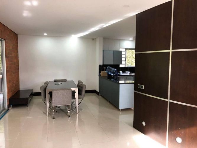 Casa de 5 alcobas en venta en Loma De La Doctora, Sabaneta, 470 m² · foto 8 de 17
