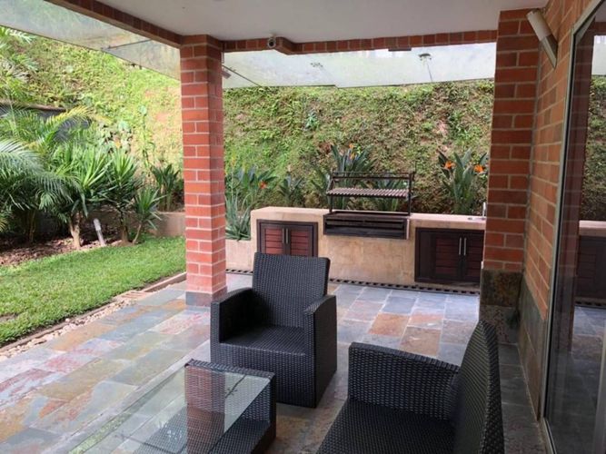 Casa de 5 alcobas en venta en Loma De La Doctora, Sabaneta, 470 m² · foto 12 de 17
