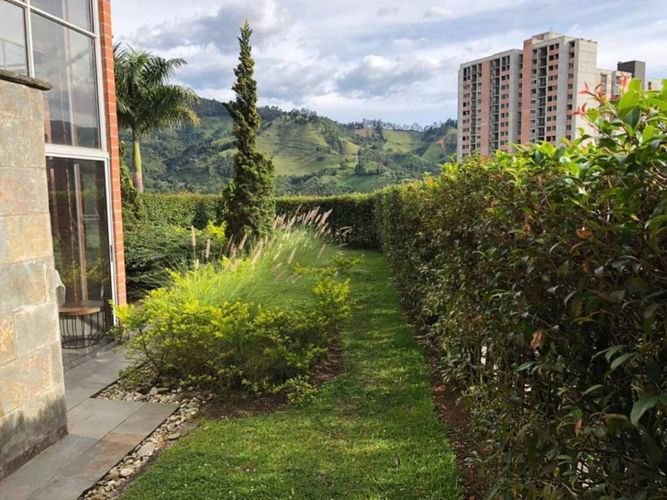 Casa de 5 alcobas en venta en Loma De La Doctora, Sabaneta, 470 m² · foto 13 de 17