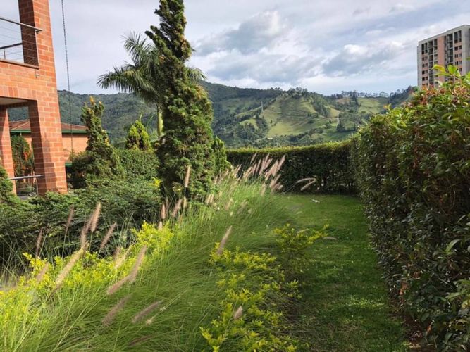 Casa de 5 alcobas en venta en Loma De La Doctora, Sabaneta, 470 m² · foto 16 de 17