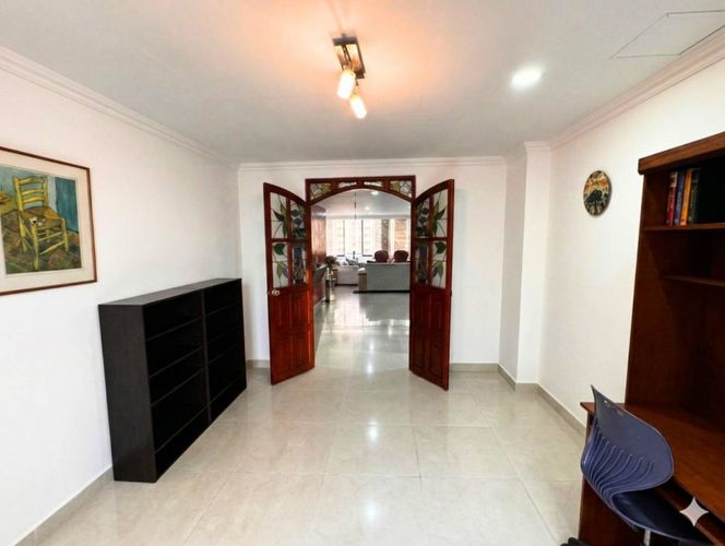 Apartamento de 3 alcobas en venta en La Florida, Medellín, 145 m² · foto 8 de 23