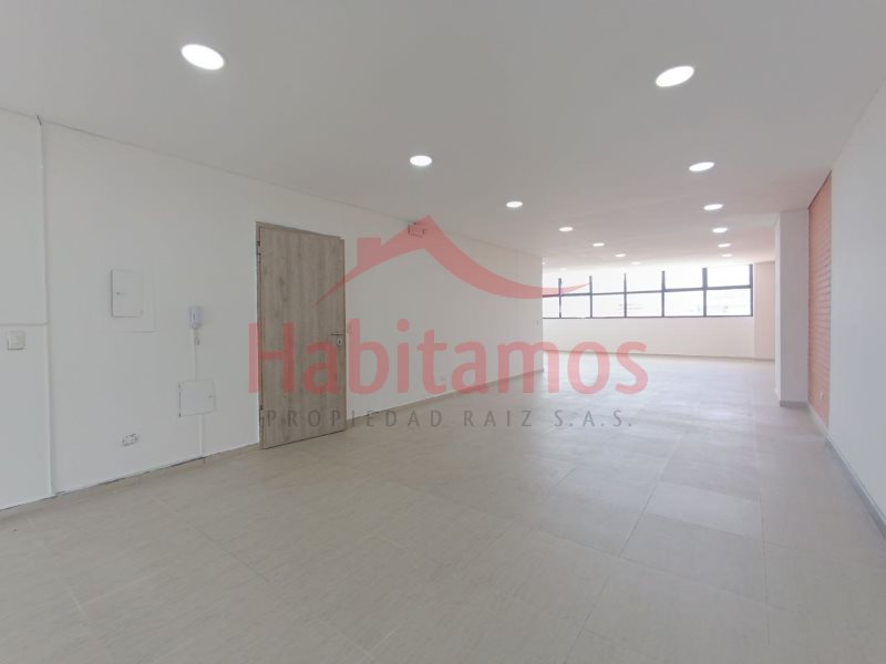 Warehouse for sale in Laureles, Medellín 3