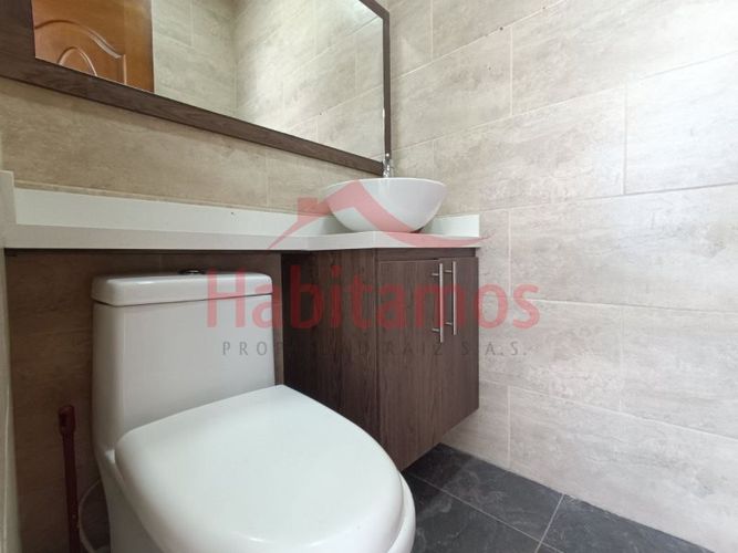 Bodega en venta en Las Acacias, Medellín, 135 m² · foto 8 de 9
