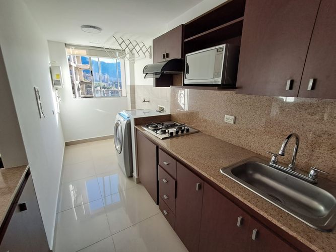 Apartamento de 2 alcobas en arriendo en Loma Del Esmeraldal, Envigado, 76 m² · foto 3 de 20