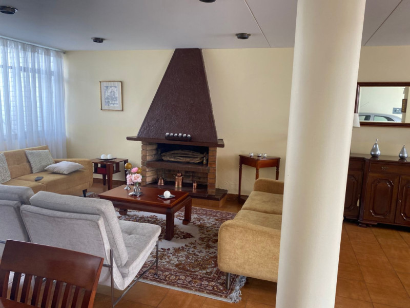 Casa en venta en Santa Barbara, Bogotá · foto 2 de 10