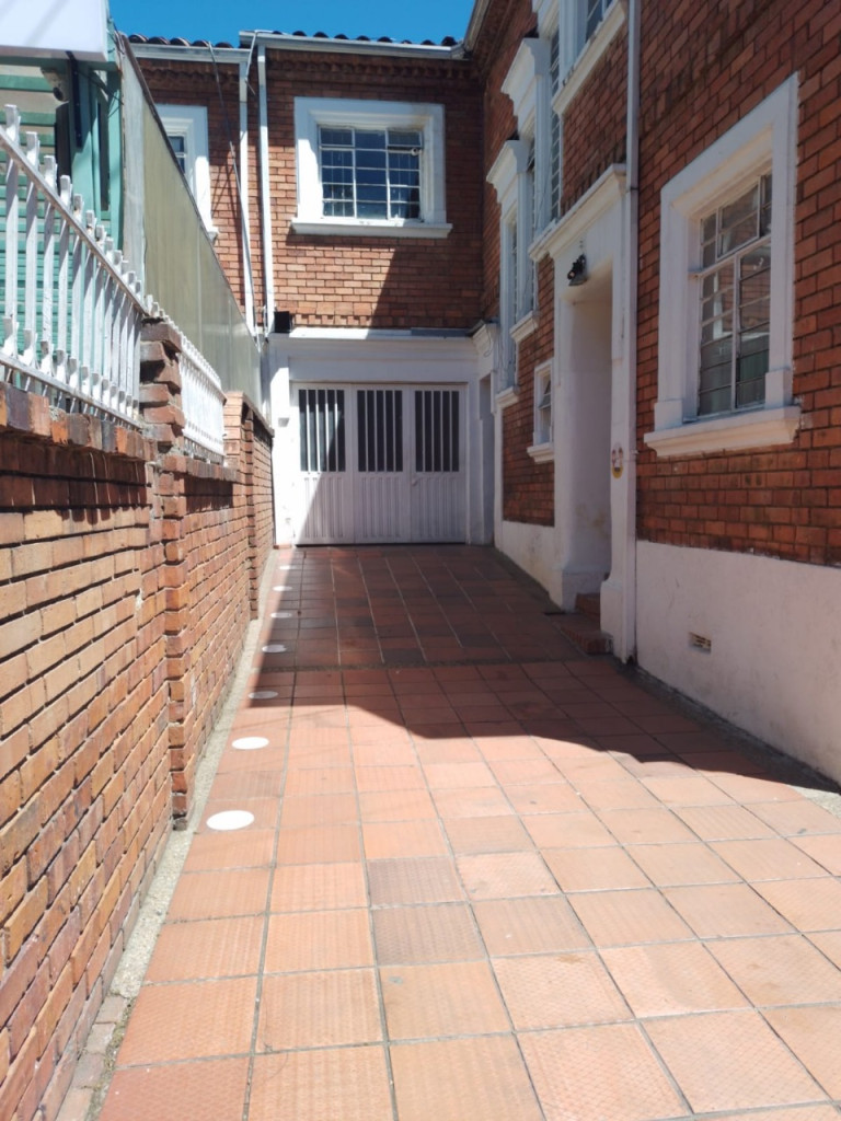 Casa en venta en Quinta Camacho, Bogotá · foto 8 de 24