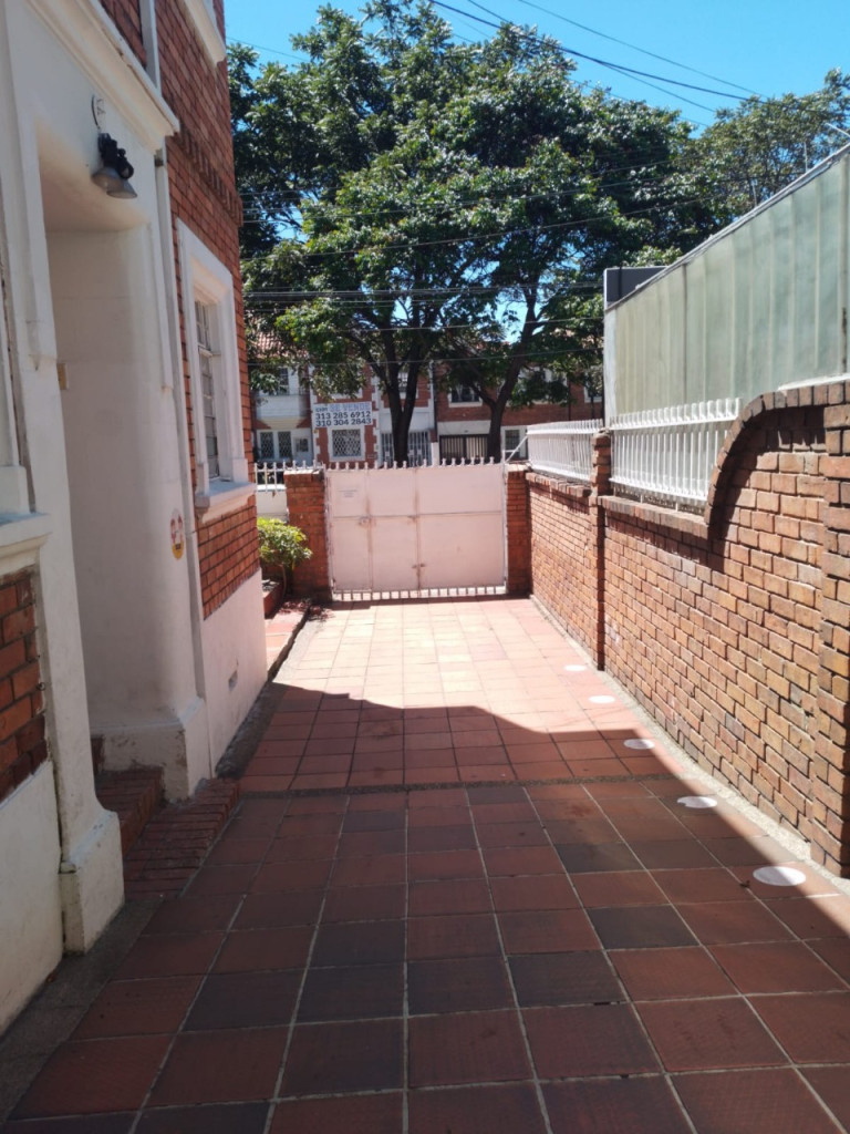 Casa en venta en Quinta Camacho, Bogotá · foto 9 de 24