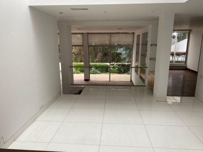 Casa de 4 alcobas en venta en El Refugio, Bogotá, 830 m² · foto 6 de 24