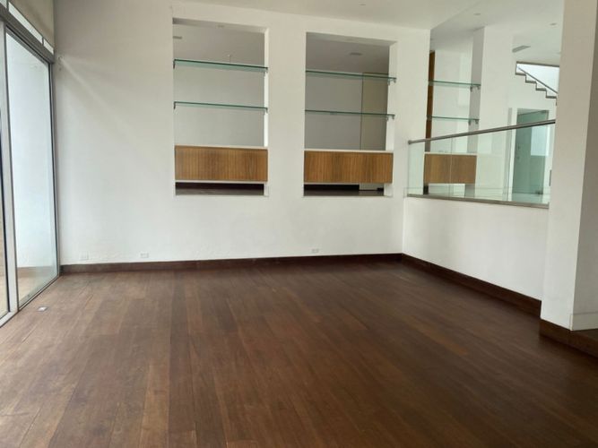 Casa de 4 alcobas en venta en El Refugio, Bogotá, 830 m² · foto 8 de 24