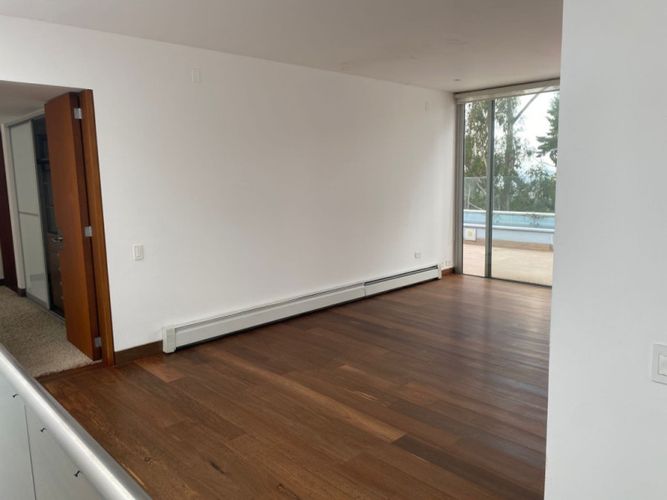 Casa de 4 alcobas en venta en El Refugio, Bogotá, 830 m² · foto 9 de 24