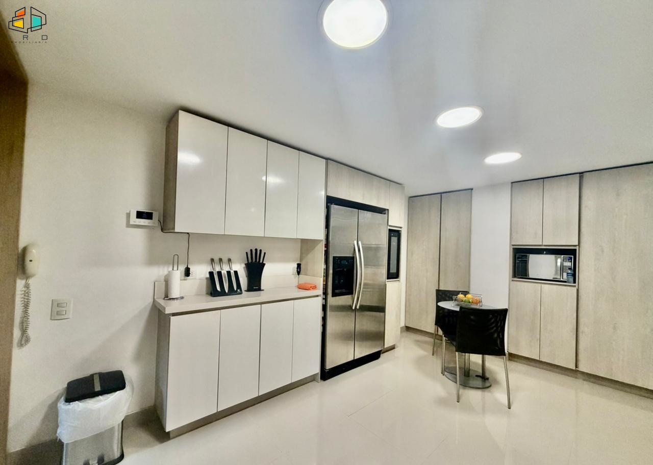 Apartamento en arriendo en El Poblado, Medellín · foto 12 de 24