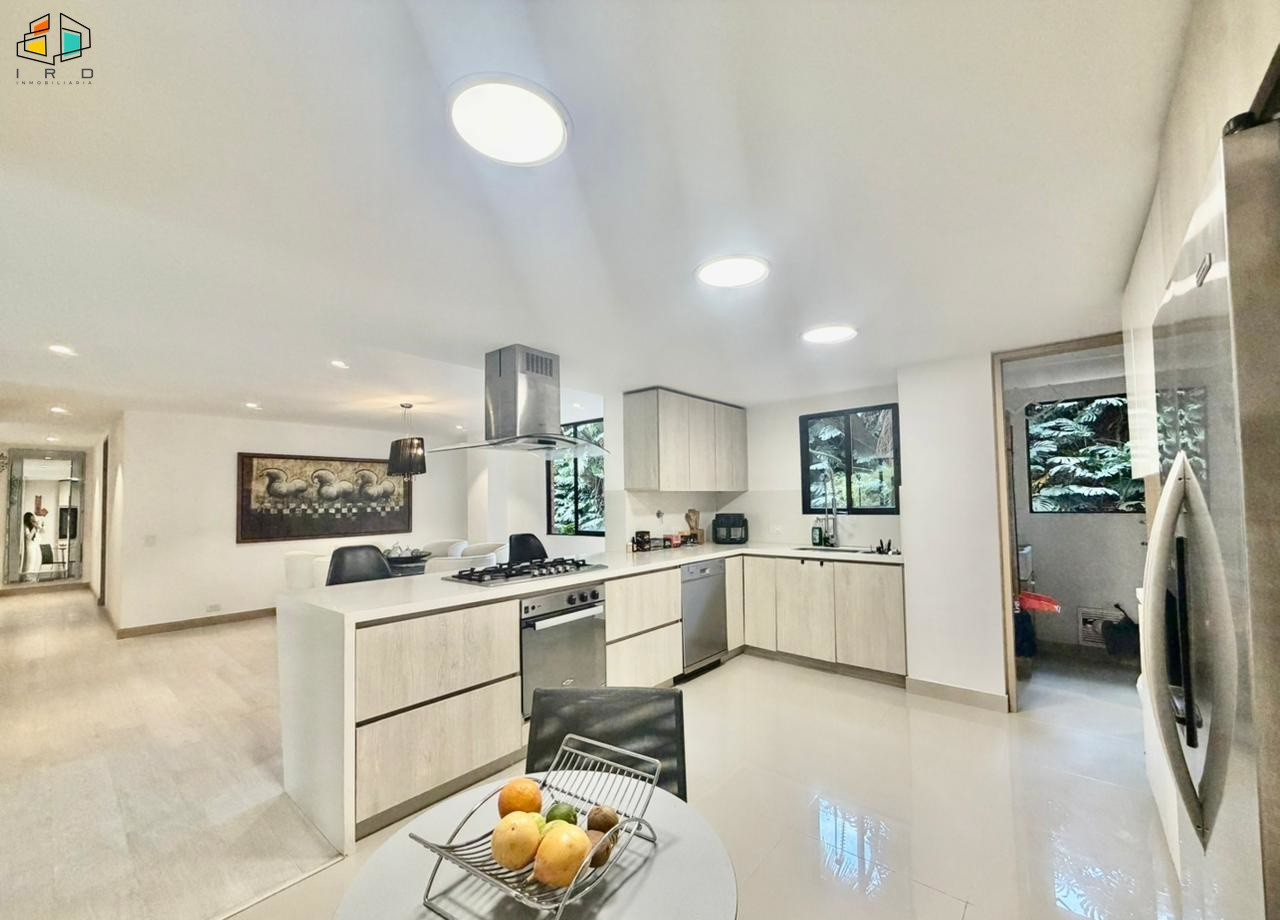 Apartamento en arriendo en El Poblado, Medellín · foto 3 de 24