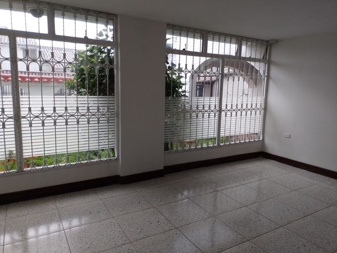 Casa de 5 alcobas en venta en Pontevedra, Bogotá, 243 m² · foto 10 de 24
