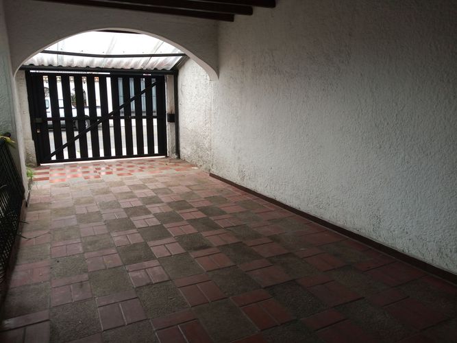 Casa de 5 alcobas en venta en Pontevedra, Bogotá, 243 m² · foto 20 de 24