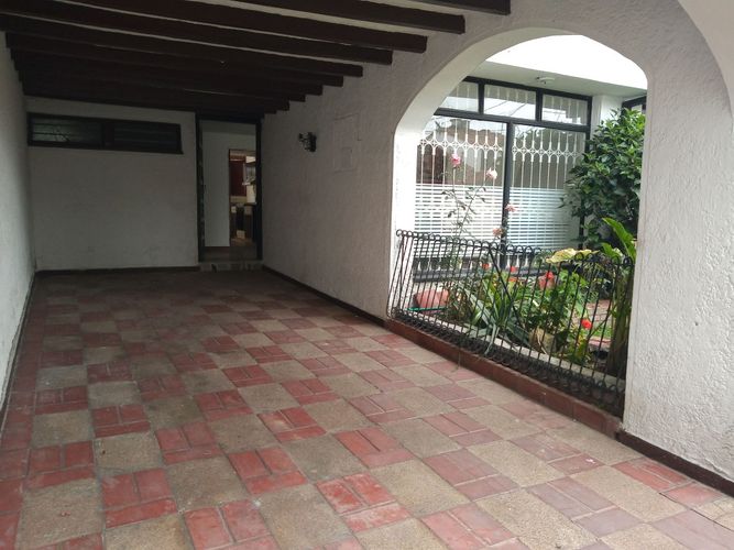 Casa de 5 alcobas en venta en Pontevedra, Bogotá, 243 m² · foto 21 de 24