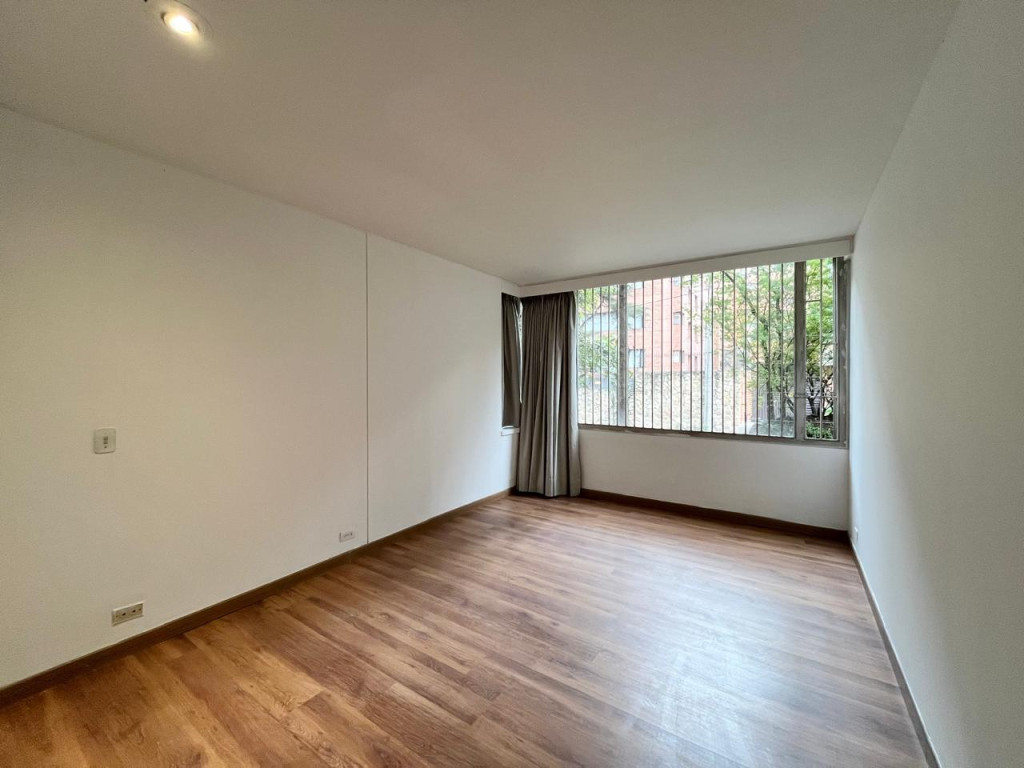 Apartamento en venta en Los Rosales, Bogotá · foto 7 de 20