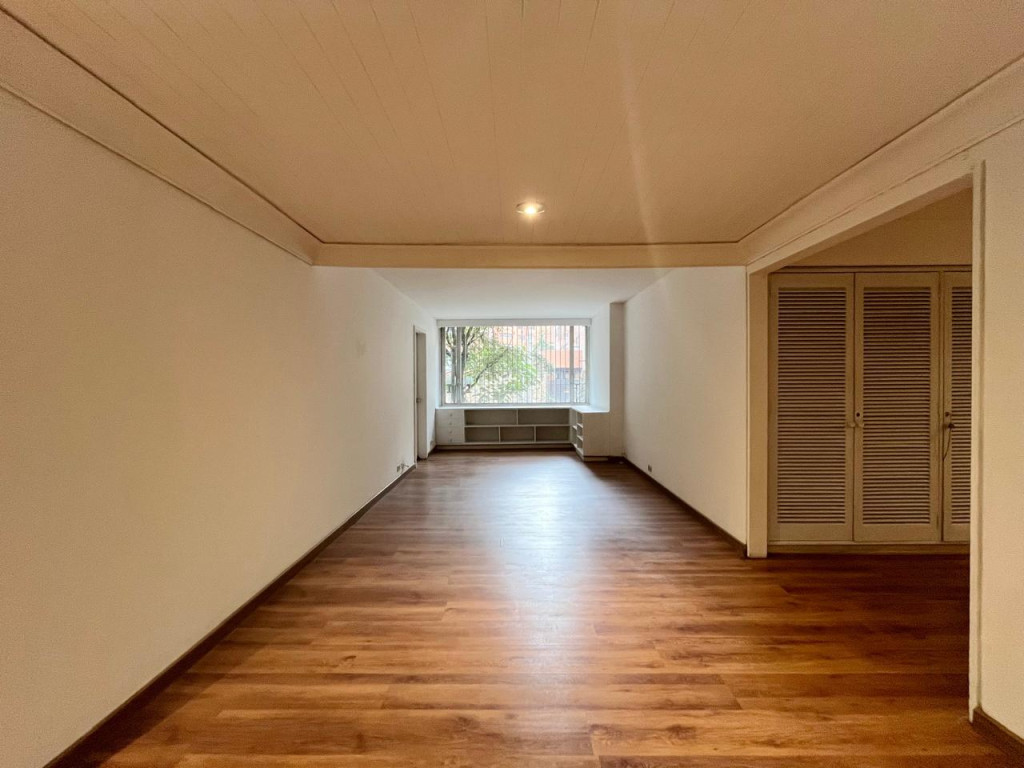 Apartamento en venta en Los Rosales, Bogotá · foto 8 de 20