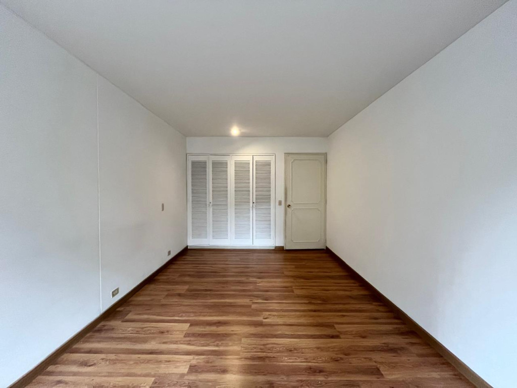 Apartamento en venta en Los Rosales, Bogotá · foto 9 de 20