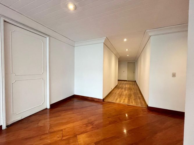 Apartamento en venta en Los Rosales, Bogotá · foto 10 de 20